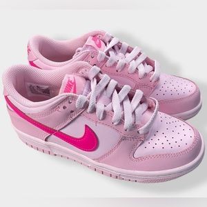 Kids Nike Dunk low Triple Pink (PS) New size 3 youth